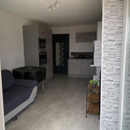 Bormes-Les-Mimosas - Appart 25M2 Avec Balcon - 4P Esterno foto