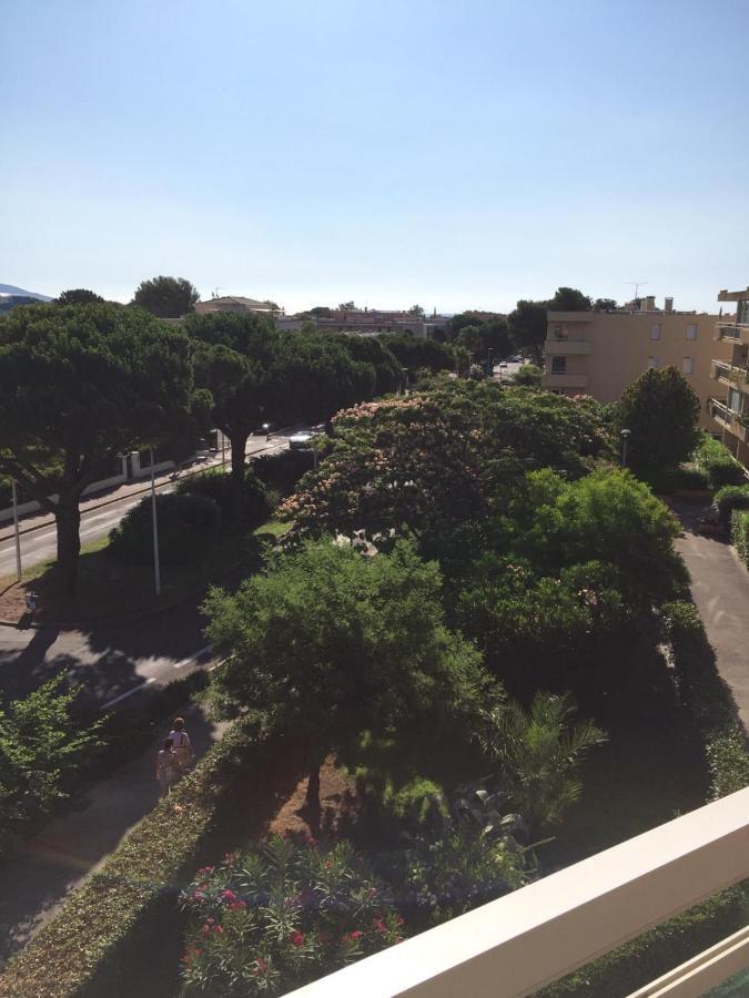 Bormes-Les-Mimosas - Appart 25M2 Avec Balcon - 4P Esterno foto
