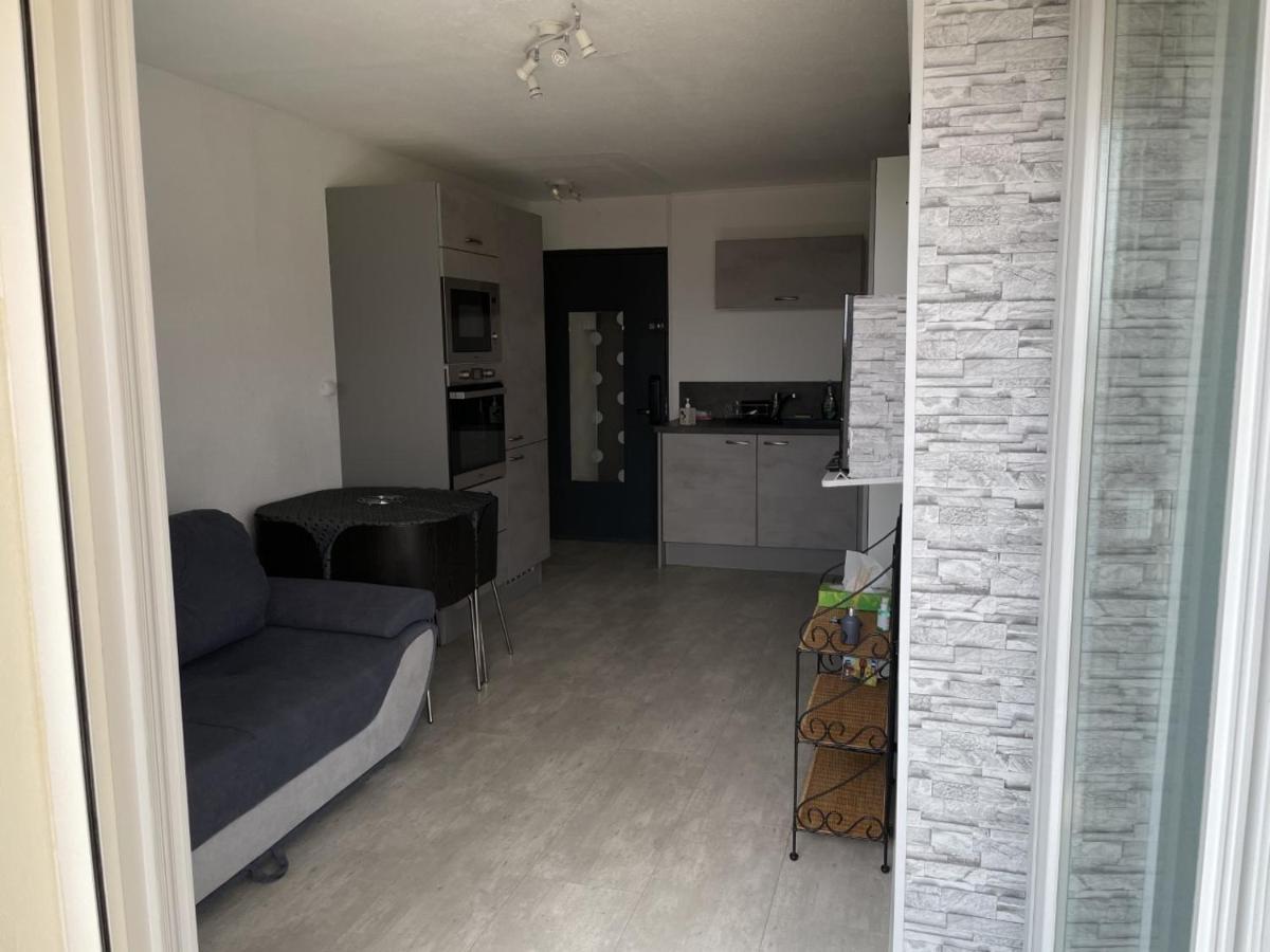 Bormes-Les-Mimosas - Appart 25M2 Avec Balcon - 4P Esterno foto