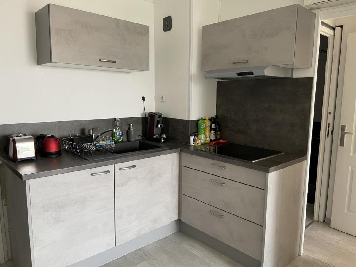 Bormes-Les-Mimosas - Appart 25M2 Avec Balcon - 4P Esterno foto